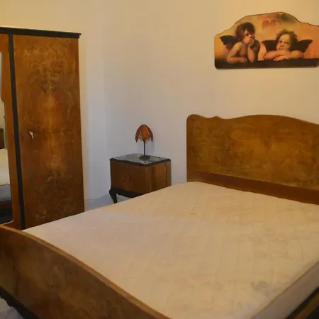 فيلة Villino Anna E Pippino كالاتافيمي